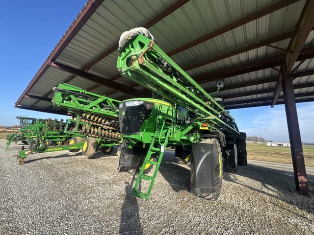 Image of John Deere R4030 equipment image 1