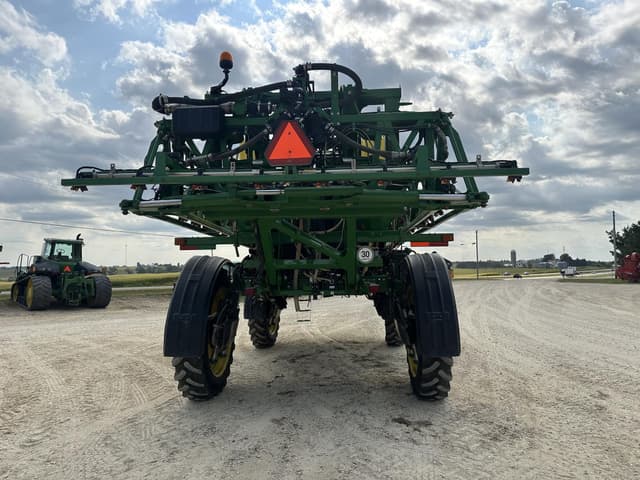 Image of John Deere R4030 equipment image 4