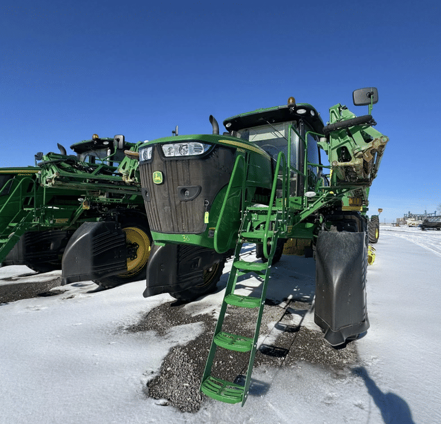 Image of John Deere R4030 equipment image 2