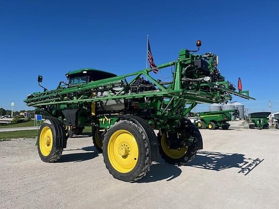 Image of John Deere R4030 equipment image 3