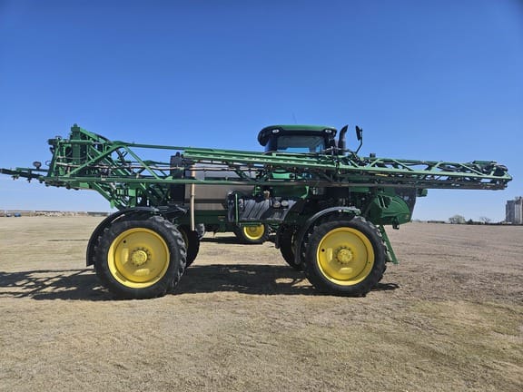 2019 John Deere R4038 Equipment Image0