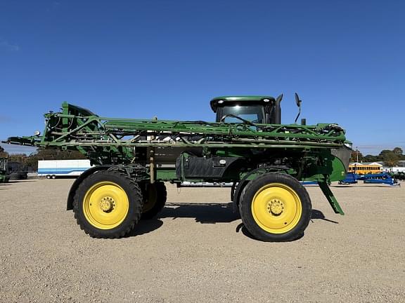 Image of John Deere R4030 equipment image 3