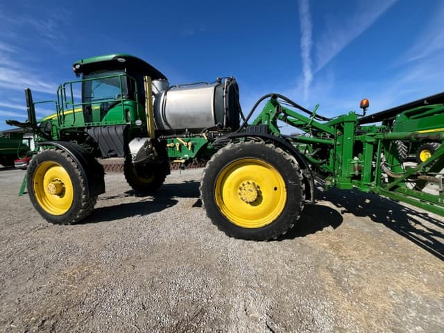 Image of John Deere R4030 equipment image 1