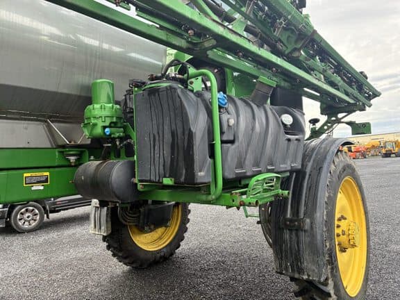 Image of John Deere R4038 equipment image 3