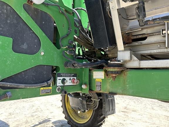 Image of John Deere R4038 equipment image 3