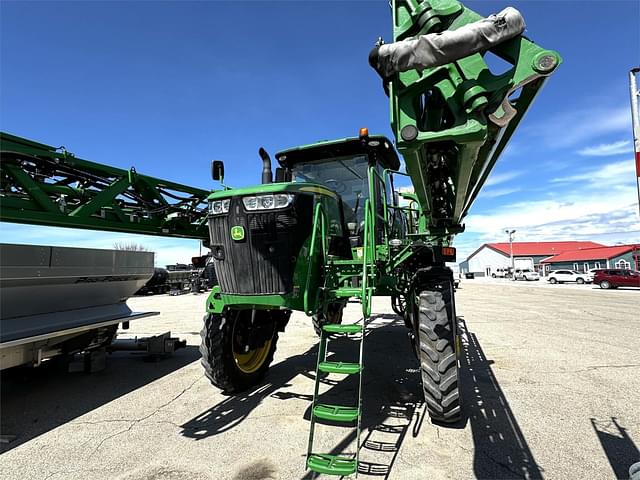 Image of John Deere R4038 equipment image 1