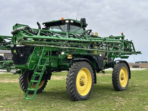 Image of John Deere R4038 equipment image 3