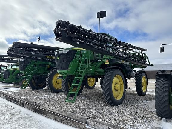 Image of John Deere R4038 equipment image 1