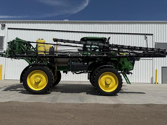 Image of John Deere R4038 equipment image 1