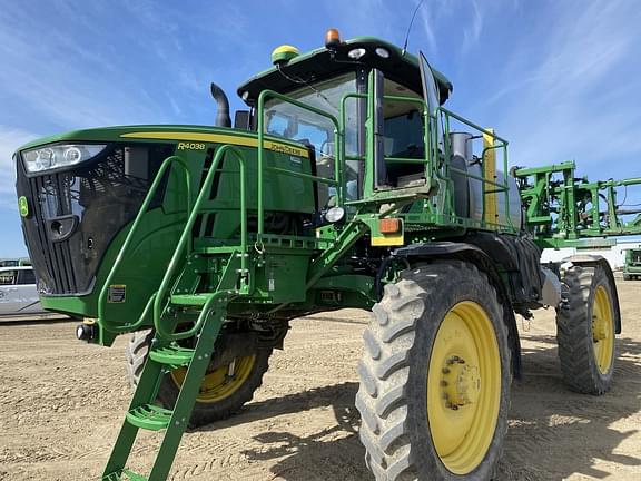 Image of John Deere R4038 equipment image 3