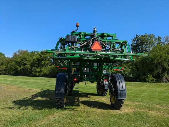 Image of John Deere R4038 equipment image 3