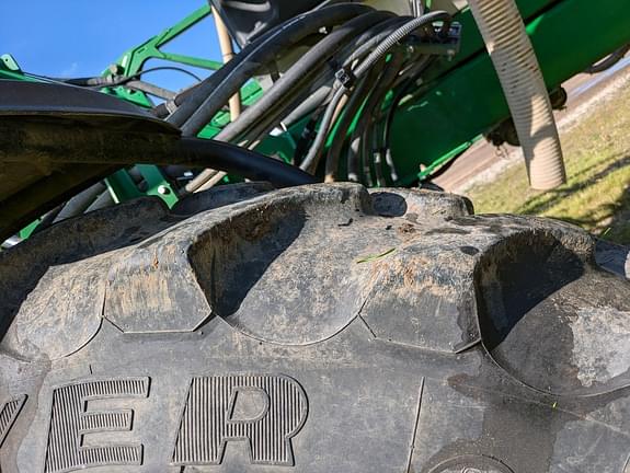Image of John Deere R4038 equipment image 4