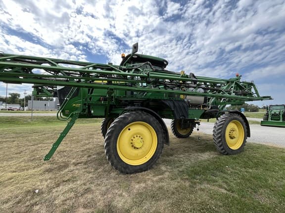 Image of John Deere R4038 equipment image 2