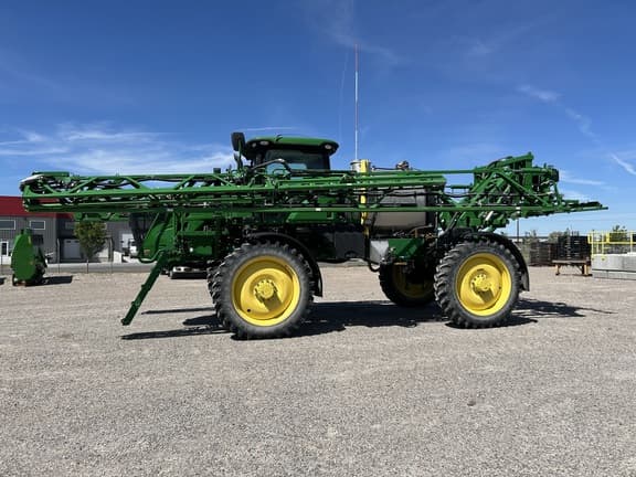 Image of John Deere R4038 equipment image 2