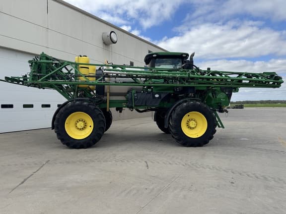 Image of John Deere R4038 equipment image 1