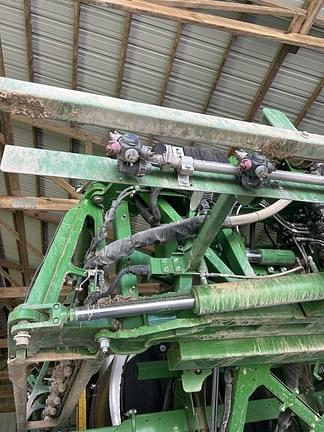 Image of John Deere R4038 equipment image 1