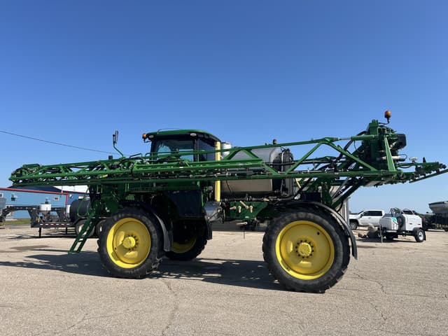 Image of John Deere R4038 equipment image 1