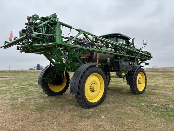 Image of John Deere R4038 equipment image 1