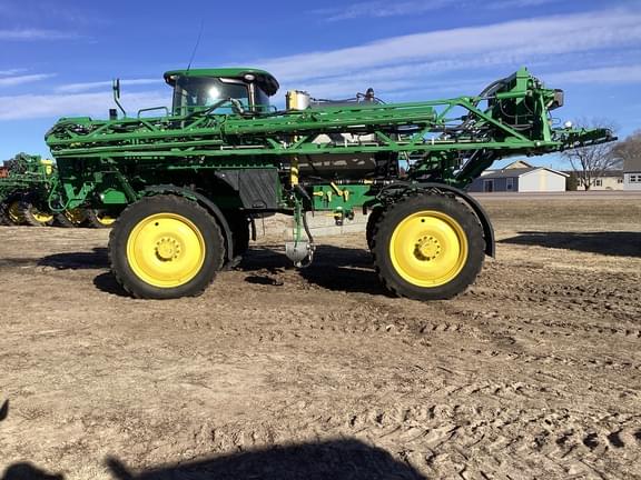 Image of John Deere R4038 equipment image 2