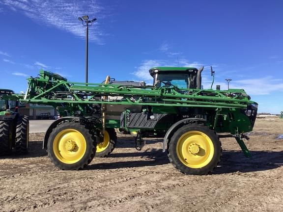 Image of John Deere R4038 equipment image 3