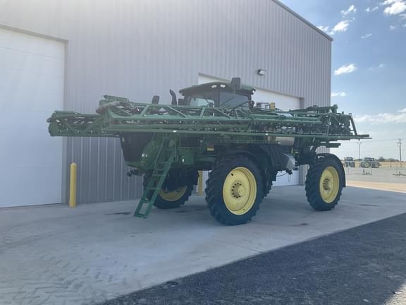 Image of John Deere R4038 equipment image 1