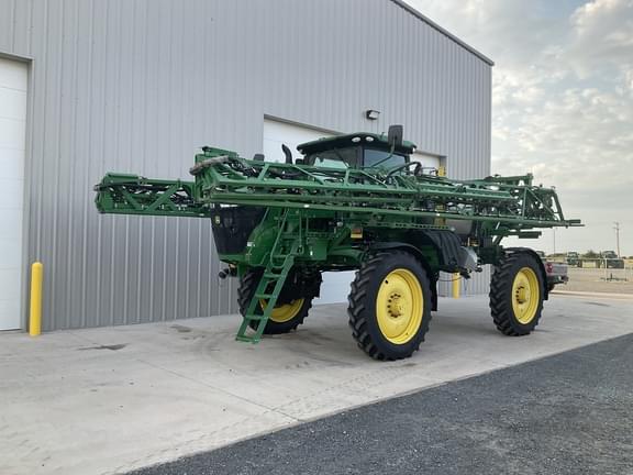 Image of John Deere R4038 equipment image 1
