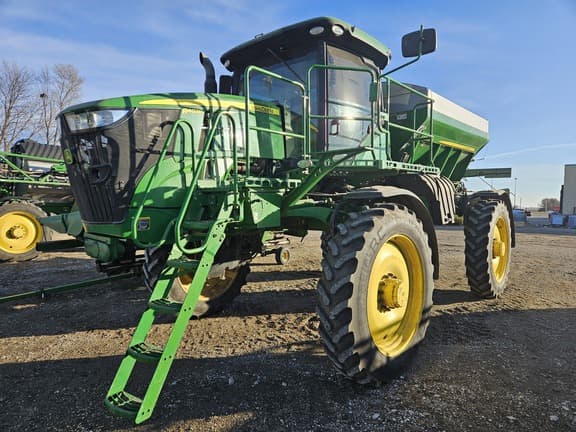 Image of John Deere R4038 equipment image 1