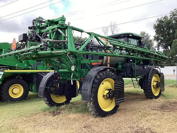 Image of John Deere R4038 equipment image 3