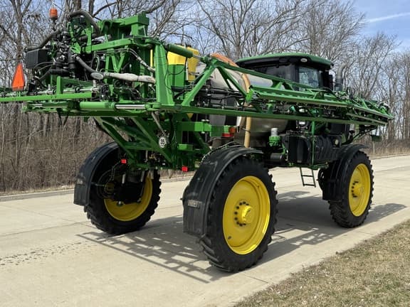 Image of John Deere R4038 equipment image 2