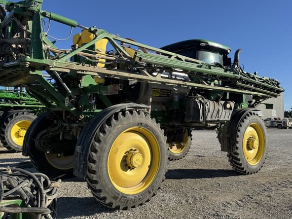 Image of John Deere R4038 equipment image 1