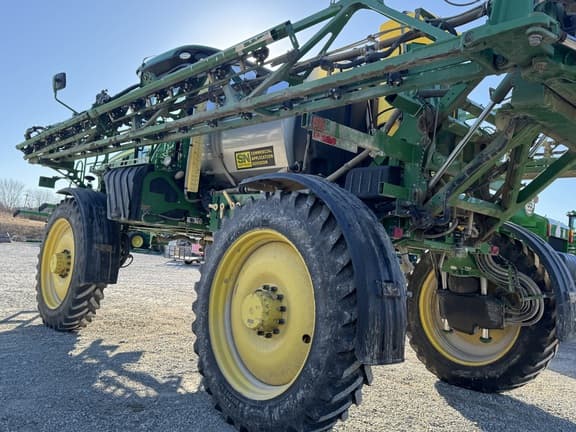 Image of John Deere R4038 equipment image 3