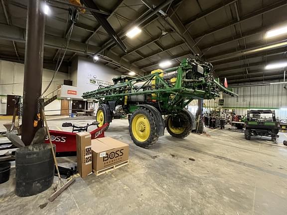 Image of John Deere R4038 equipment image 4