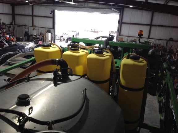 Image of John Deere R4038 equipment image 2