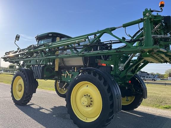 Image of John Deere R4038 equipment image 1
