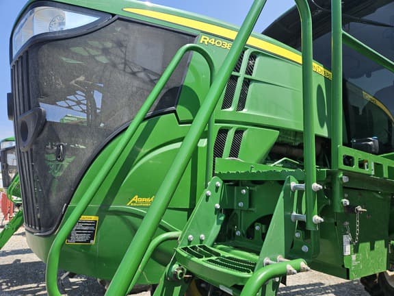 Image of John Deere R4038 equipment image 4
