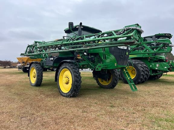 Image of John Deere R4038 equipment image 1