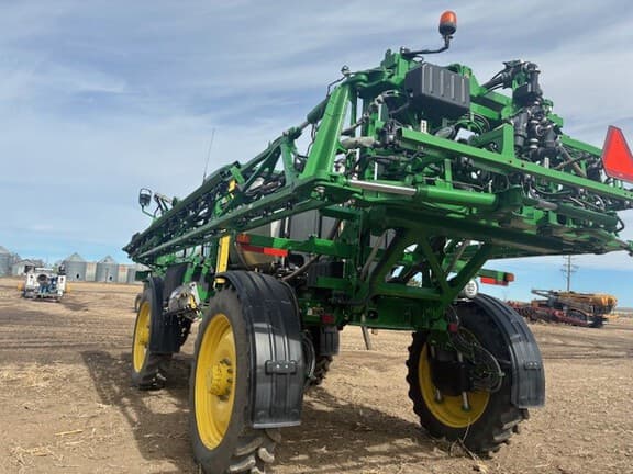 Image of John Deere R4038 equipment image 2