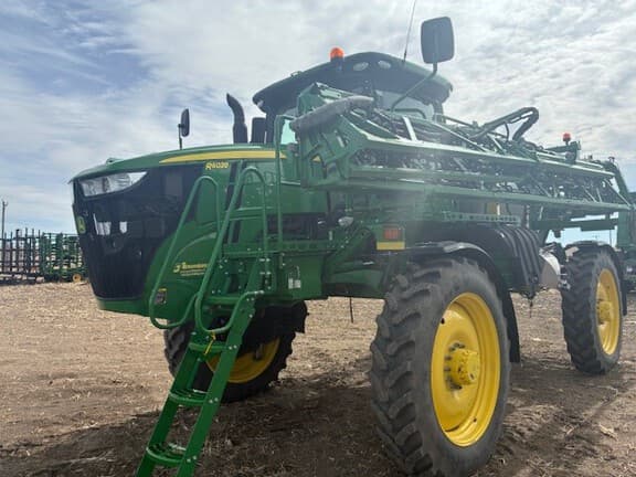 Image of John Deere R4038 equipment image 1