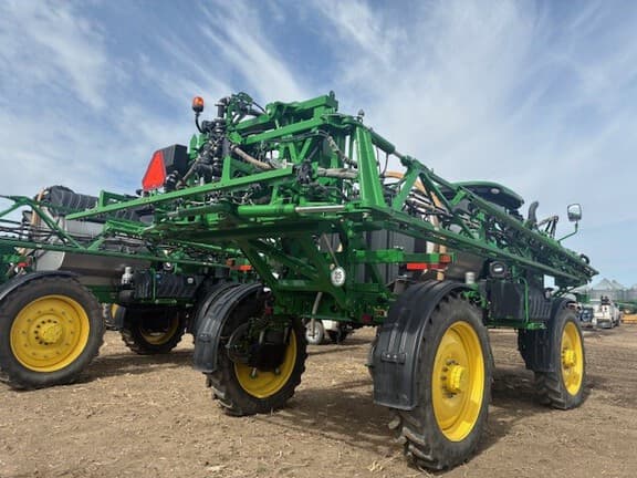 Image of John Deere R4038 equipment image 4