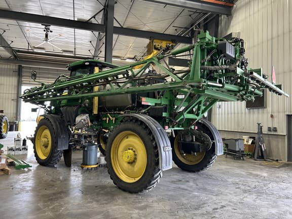 Image of John Deere R4038 equipment image 1