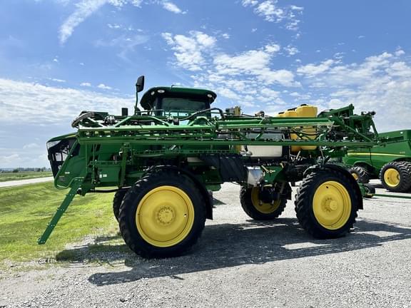Image of John Deere R4038 equipment image 1
