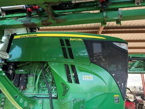 Image of John Deere R4038 equipment image 4