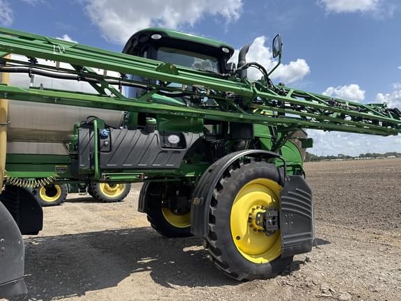 Image of John Deere R4038 equipment image 2
