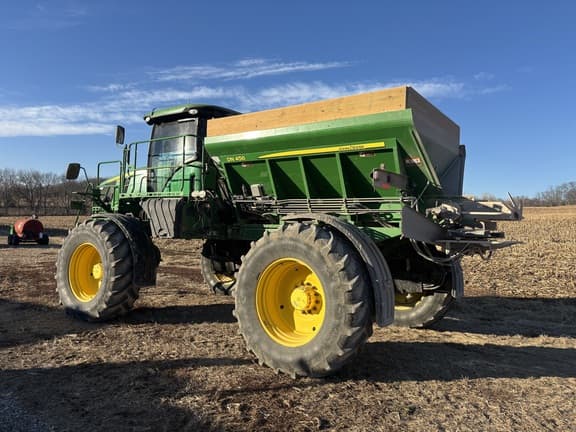 Image of John Deere R4038 equipment image 2