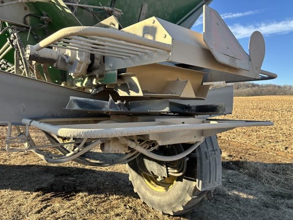 Image of John Deere R4038 equipment image 4