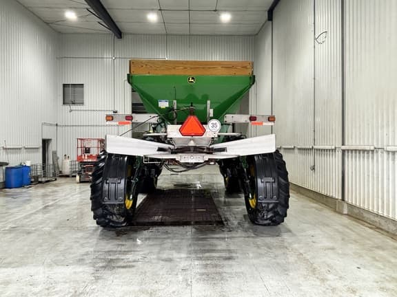 Image of John Deere R4038 equipment image 4