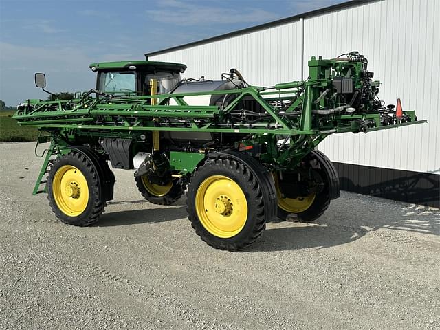 Image of John Deere R4038 equipment image 1