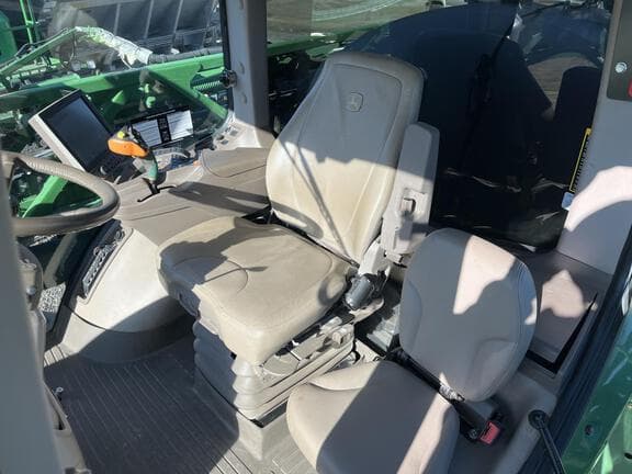 Image of John Deere R4038 equipment image 4