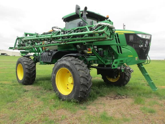 Image of John Deere R4038 equipment image 1
