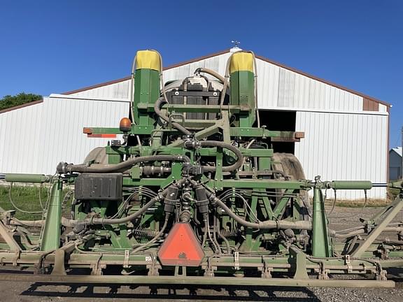 Image of John Deere R4038 equipment image 3